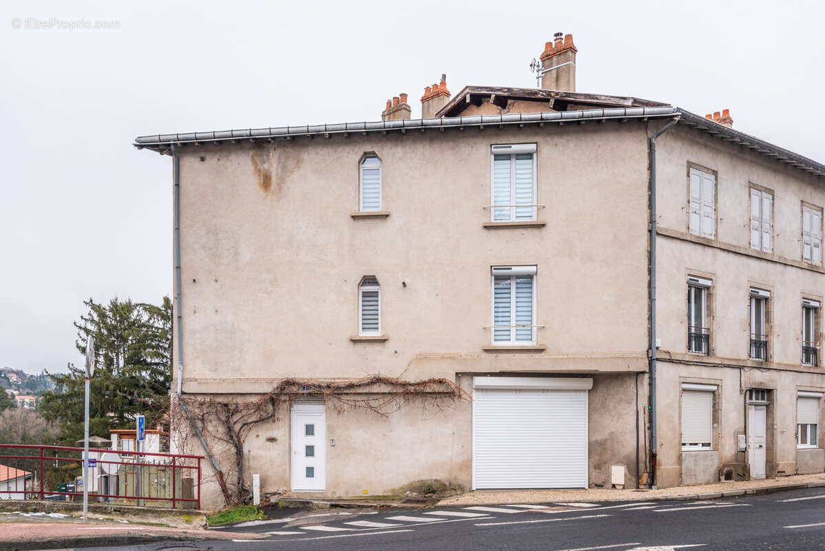 Maison à ESPALY-SAINT-MARCEL