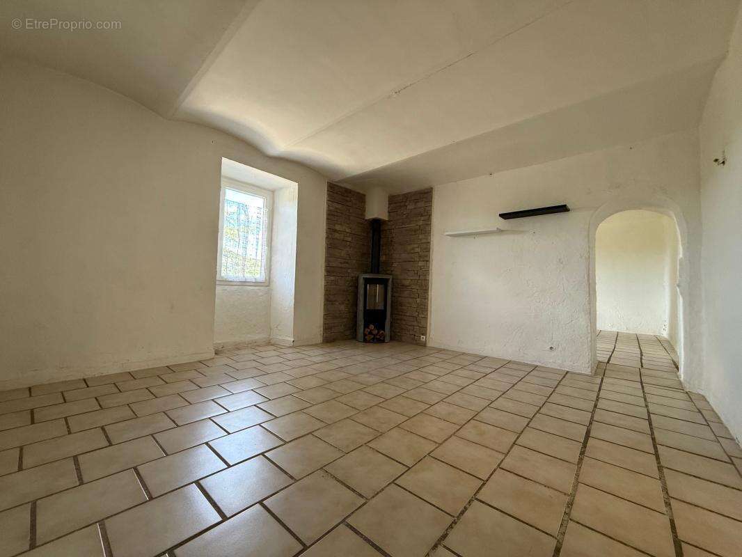 Maison à LABLACHERE