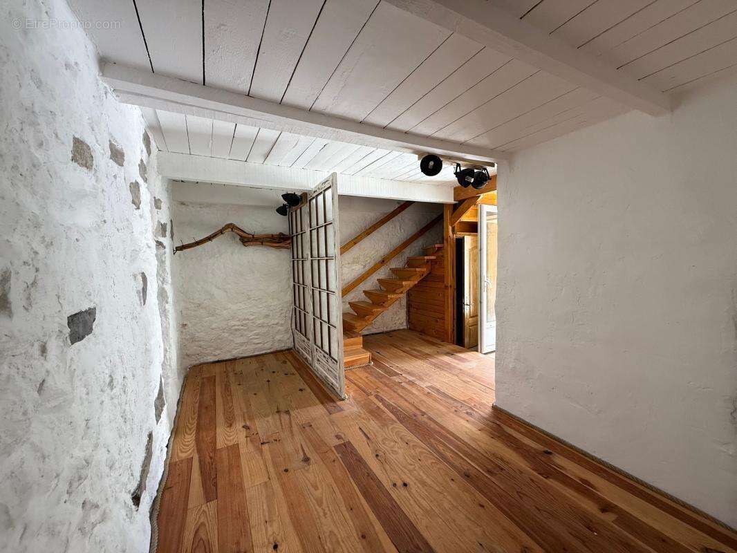 Maison à LABLACHERE