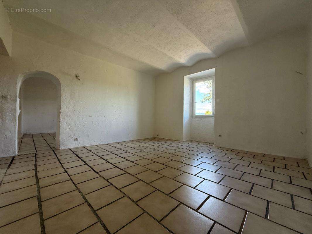 Maison à LABLACHERE