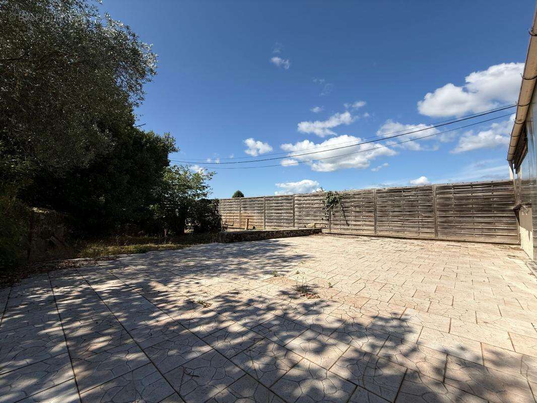 Maison à LABLACHERE