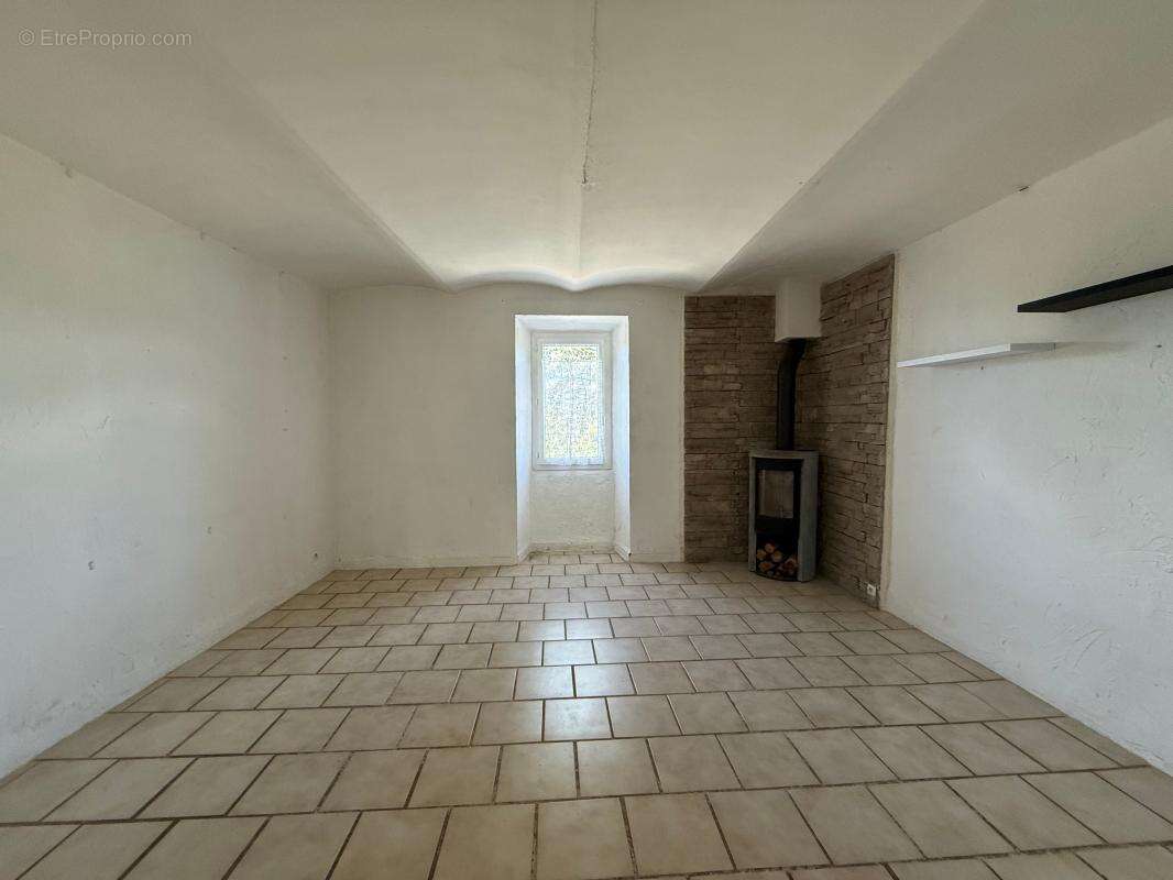 Maison à LABLACHERE