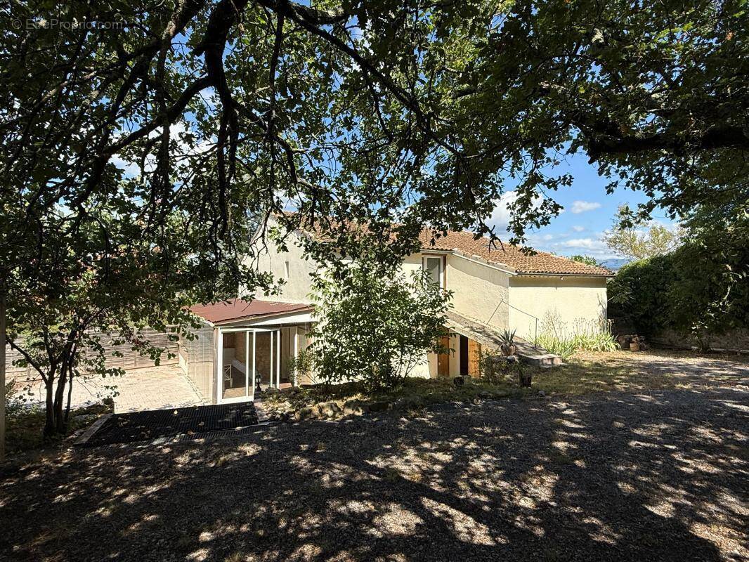 Maison à LABLACHERE