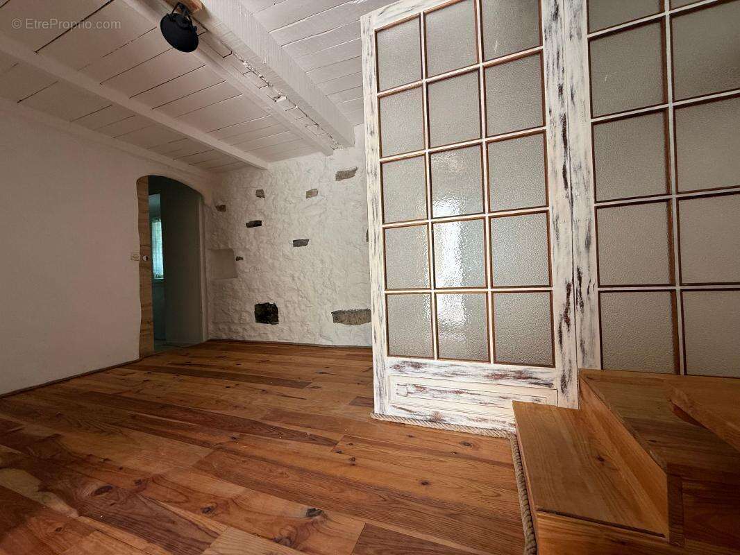 Maison à LABLACHERE