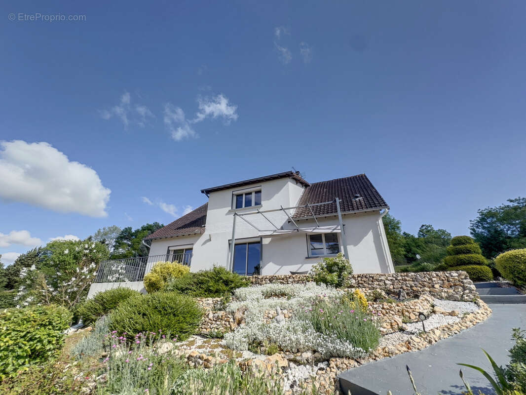 Maison à SAINT-REMY-SUR-AVRE