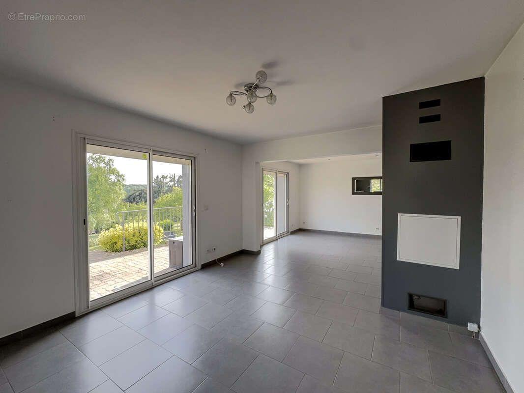 Maison à SAINT-REMY-SUR-AVRE