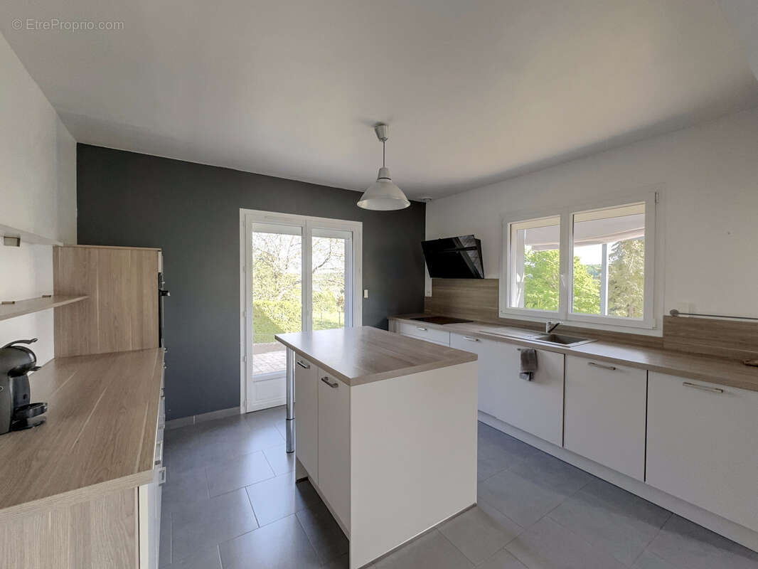 Maison à SAINT-REMY-SUR-AVRE