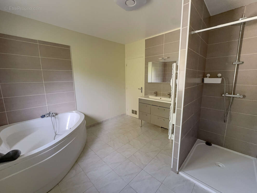 Maison à SAINT-REMY-SUR-AVRE