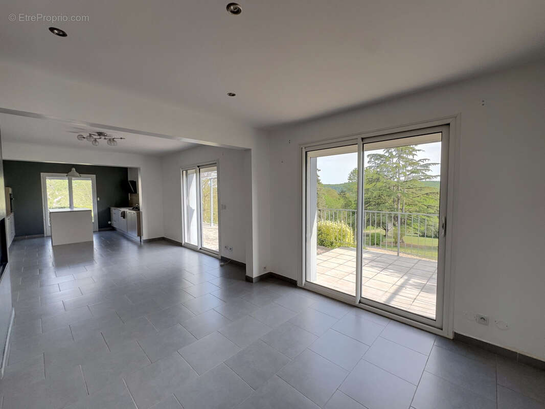 Maison à SAINT-REMY-SUR-AVRE