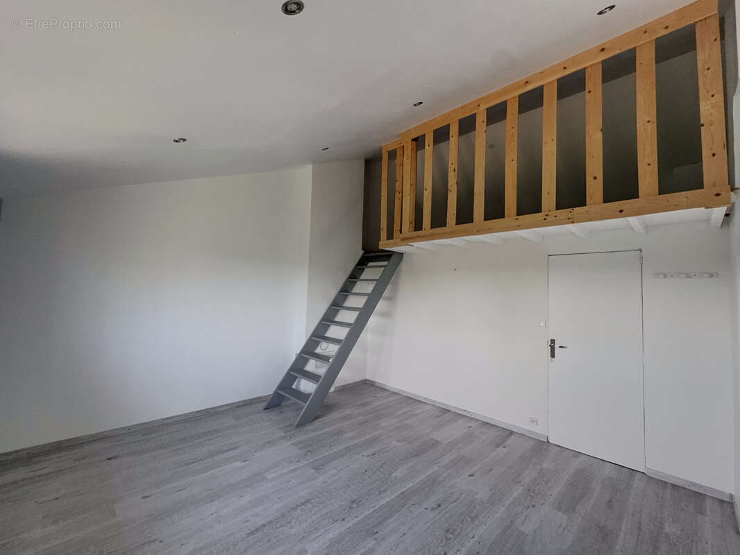 Maison à SAINT-REMY-SUR-AVRE