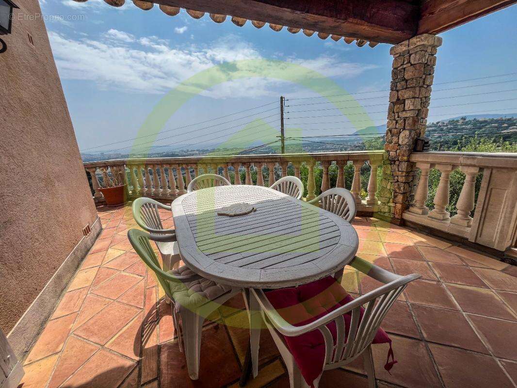 Maison à MANDELIEU-LA-NAPOULE