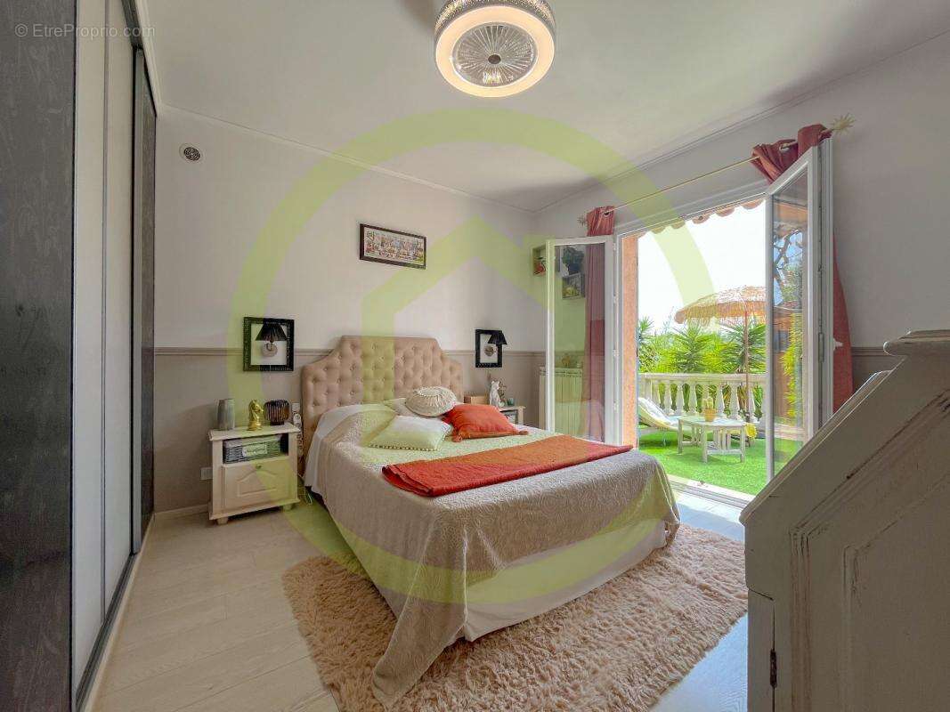 Maison à MANDELIEU-LA-NAPOULE