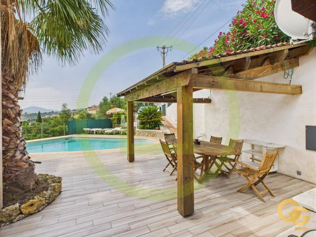 Maison à MANDELIEU-LA-NAPOULE