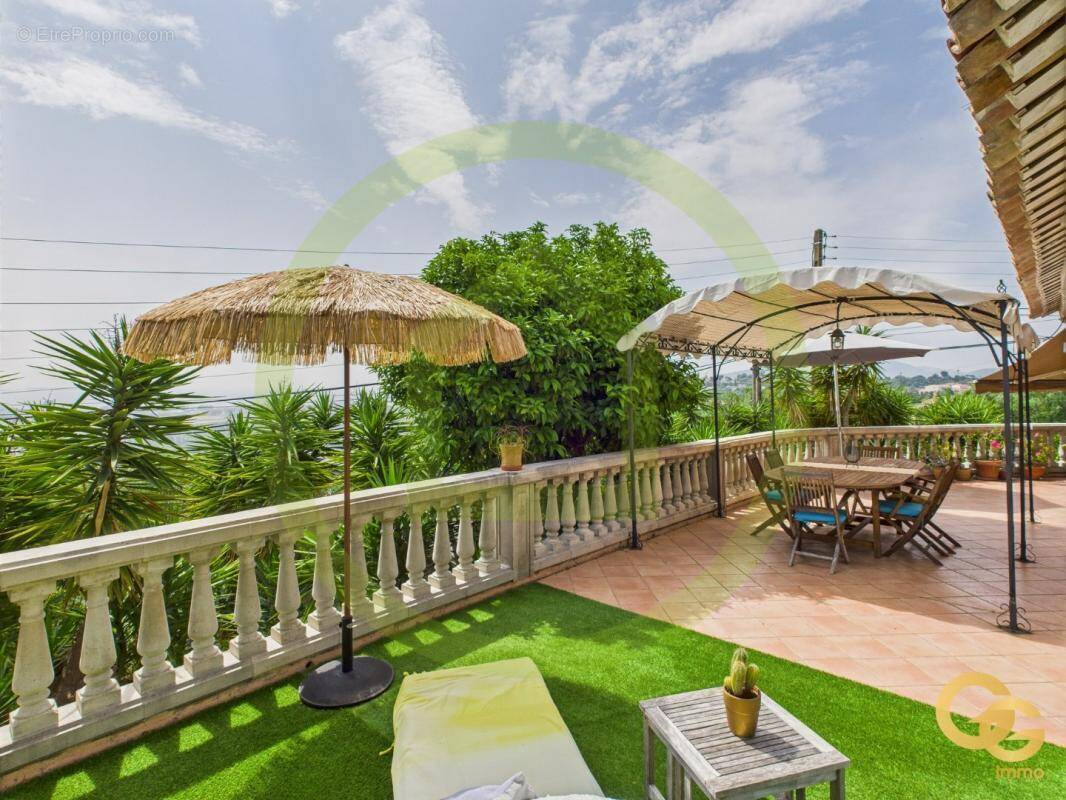 Maison à MANDELIEU-LA-NAPOULE