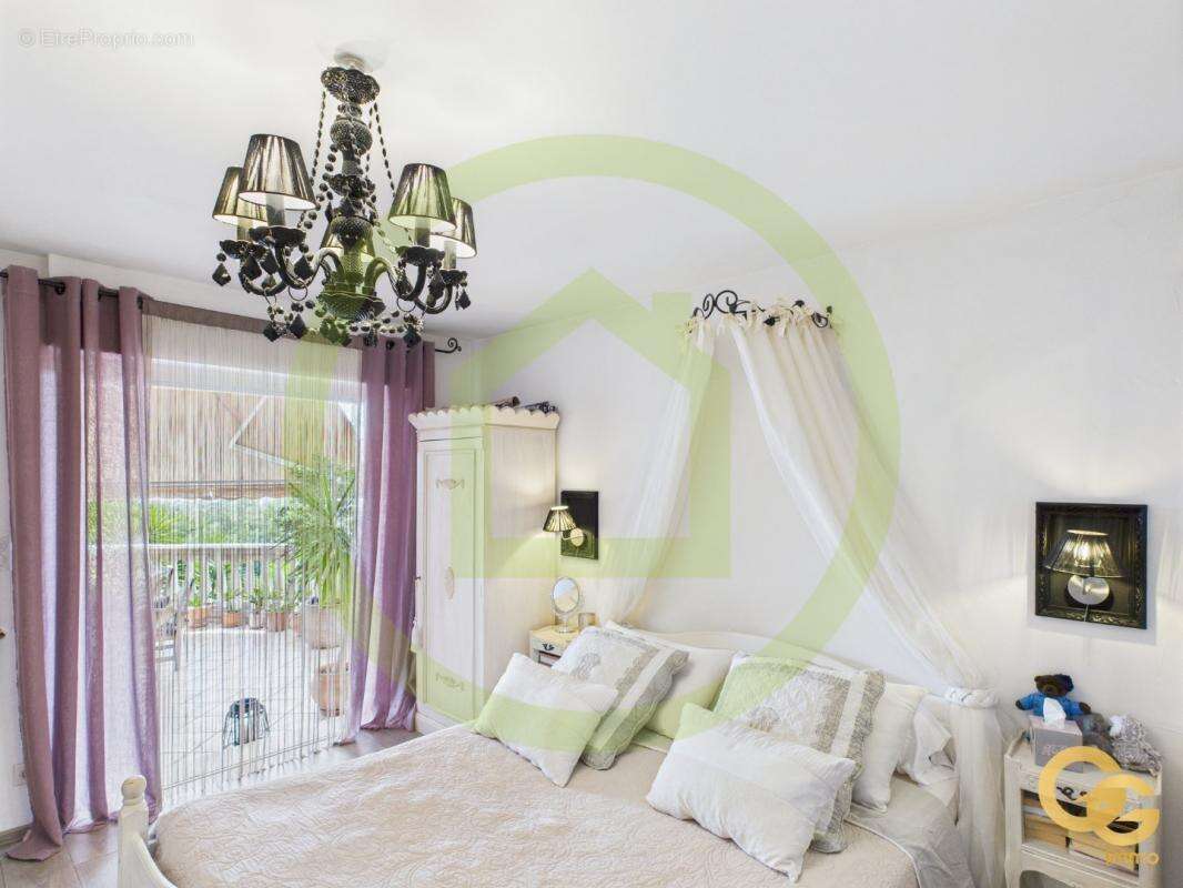 Maison à MANDELIEU-LA-NAPOULE