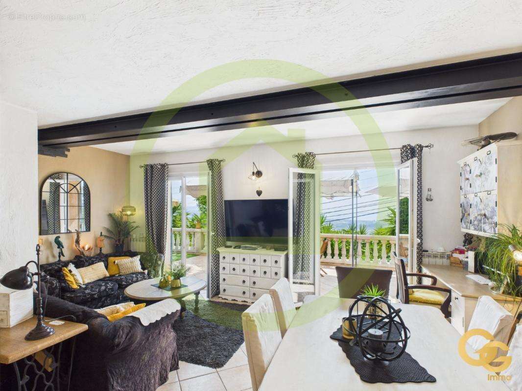 Maison à MANDELIEU-LA-NAPOULE