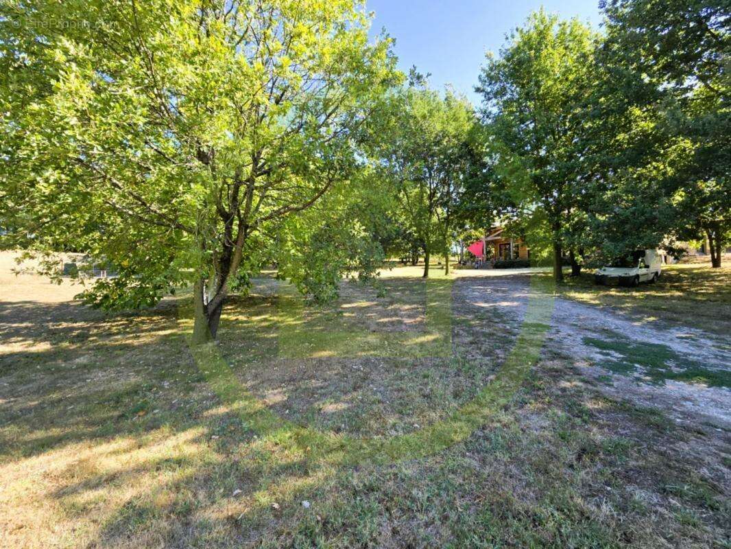 Maison à SAINT-BONNET-SUR-GIRONDE