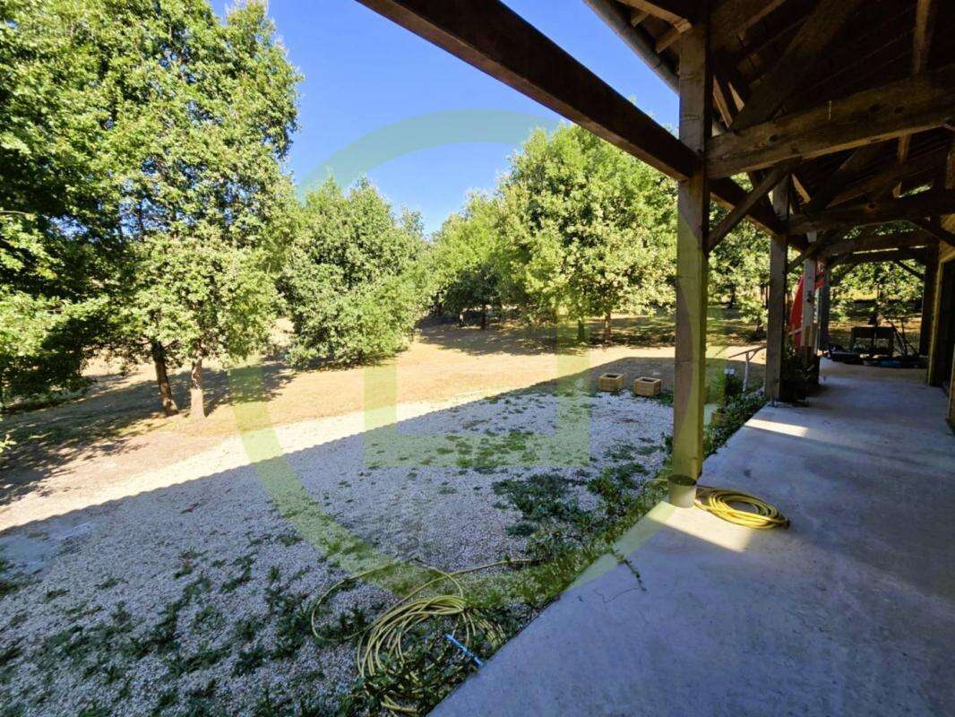 Maison à SAINT-BONNET-SUR-GIRONDE