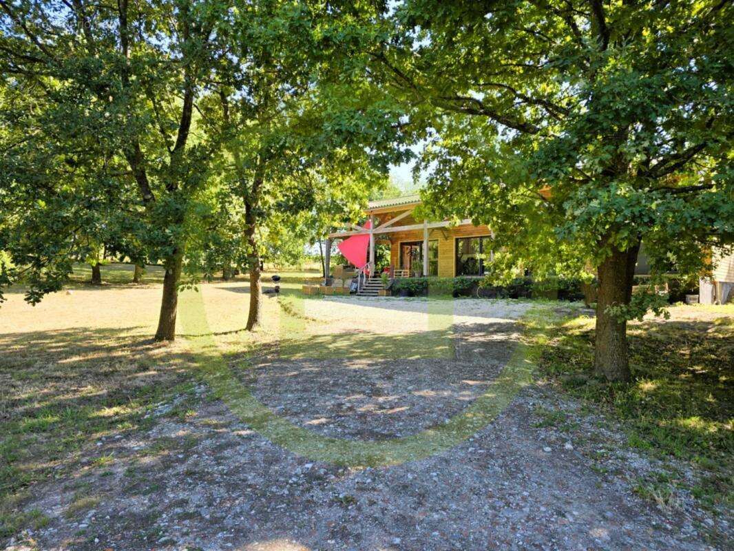 Maison à SAINT-BONNET-SUR-GIRONDE