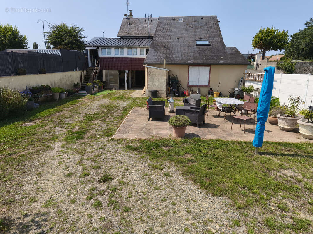 Maison à CERANS-FOULLETOURTE