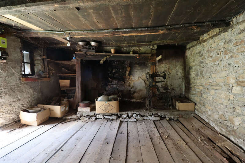 Maison à CHALVIGNAC