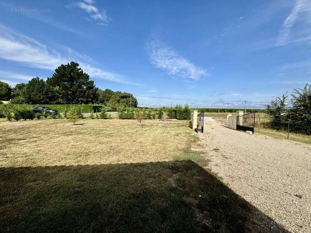 Maison à LES LEVES-ET-THOUMEYRAGUES