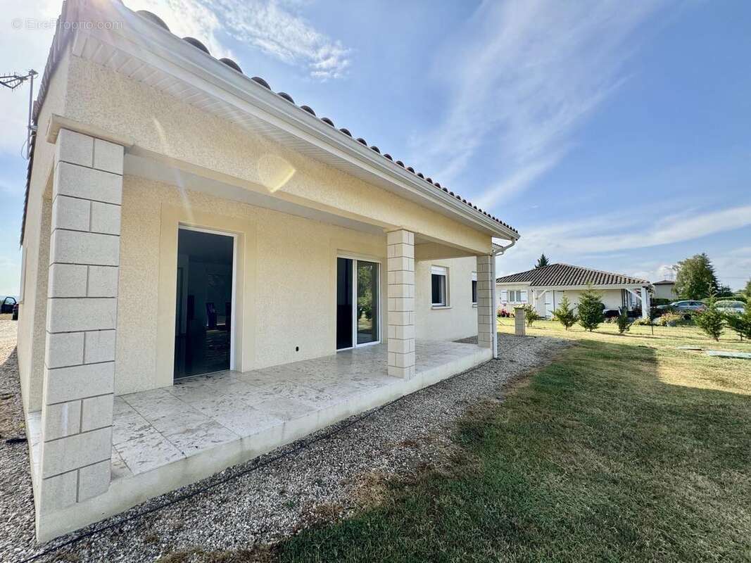 Maison à LES LEVES-ET-THOUMEYRAGUES