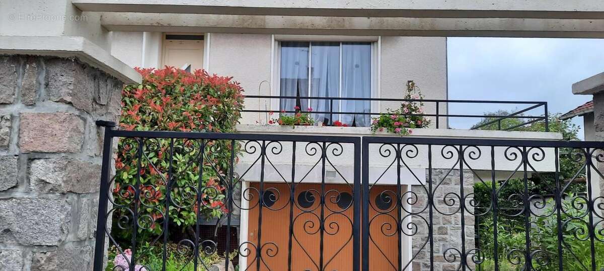 Maison à SAINT-JUNIEN