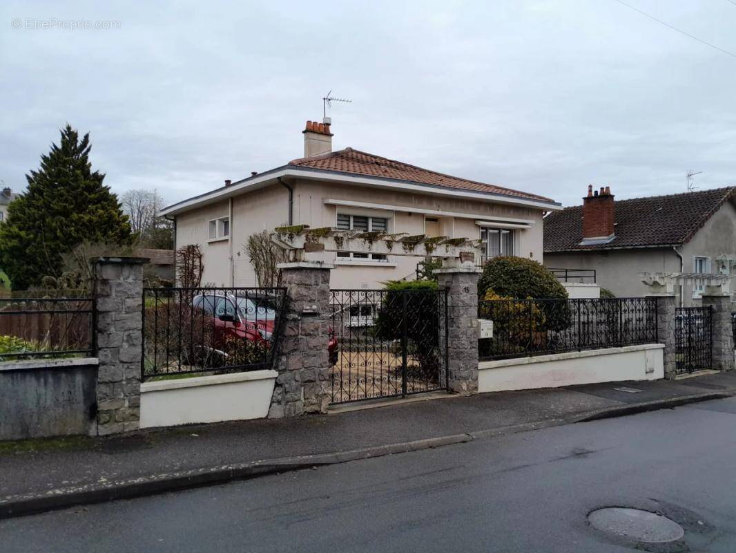 Maison à SAINT-JUNIEN