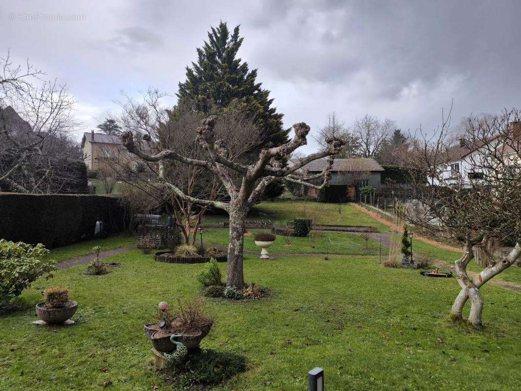 Maison à SAINT-JUNIEN