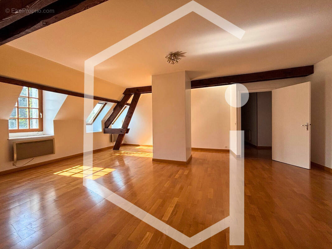 Appartement à COSNE-COURS-SUR-LOIRE