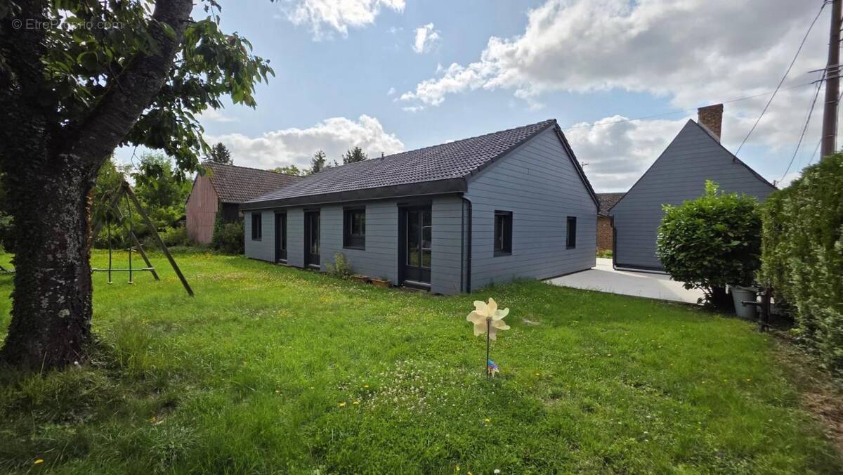 Maison à FONTAINE-LAVAGANNE