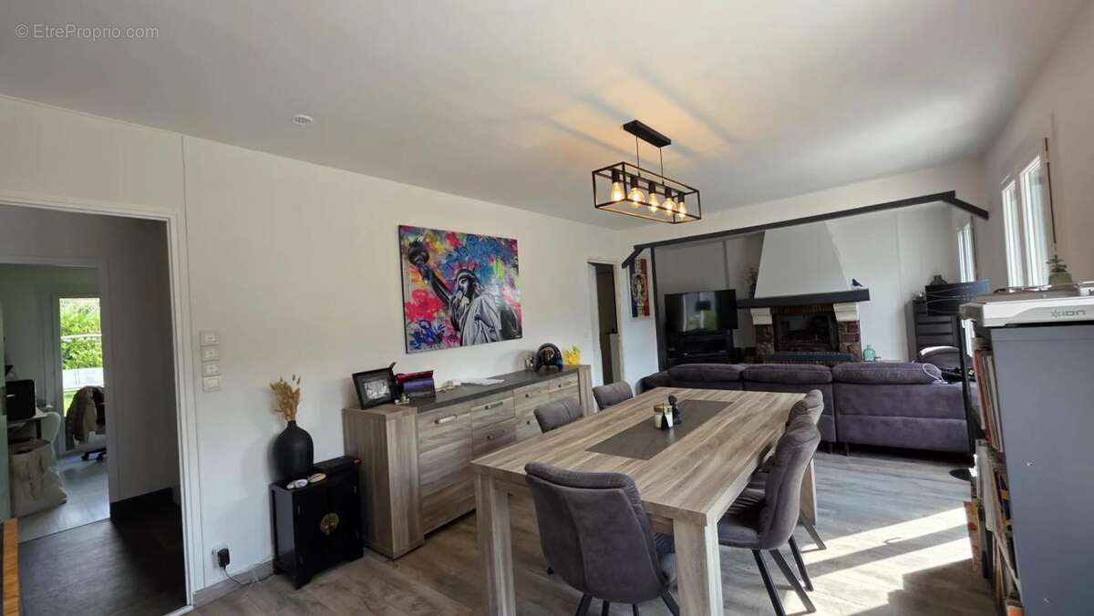 Maison à FONTAINE-LAVAGANNE