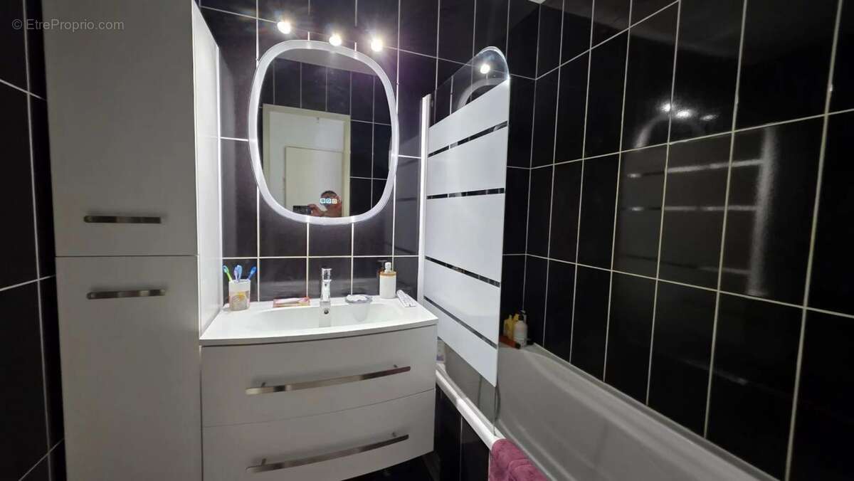 Maison à FONTAINE-LAVAGANNE