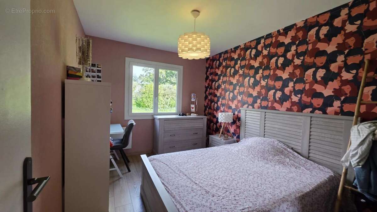 Maison à FONTAINE-LAVAGANNE