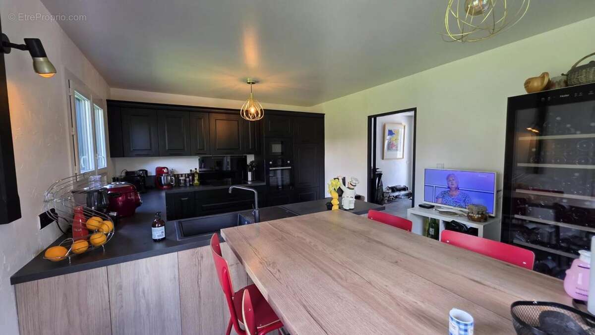 Maison à FONTAINE-LAVAGANNE