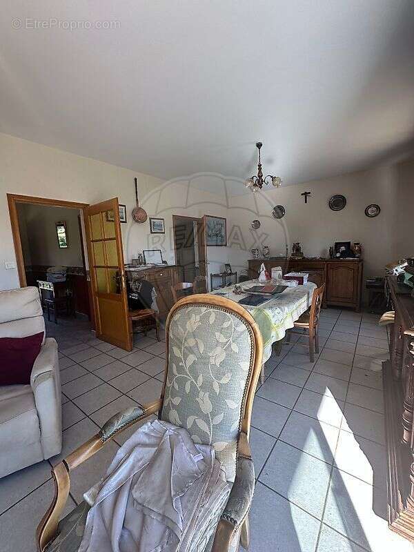 Maison à NEUVILLE-SOUS-MONTREUIL