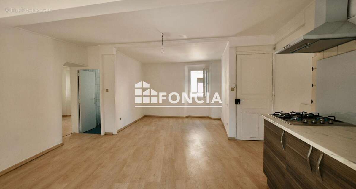 Maison à SAINT-LAURENT-DE-CERDANS