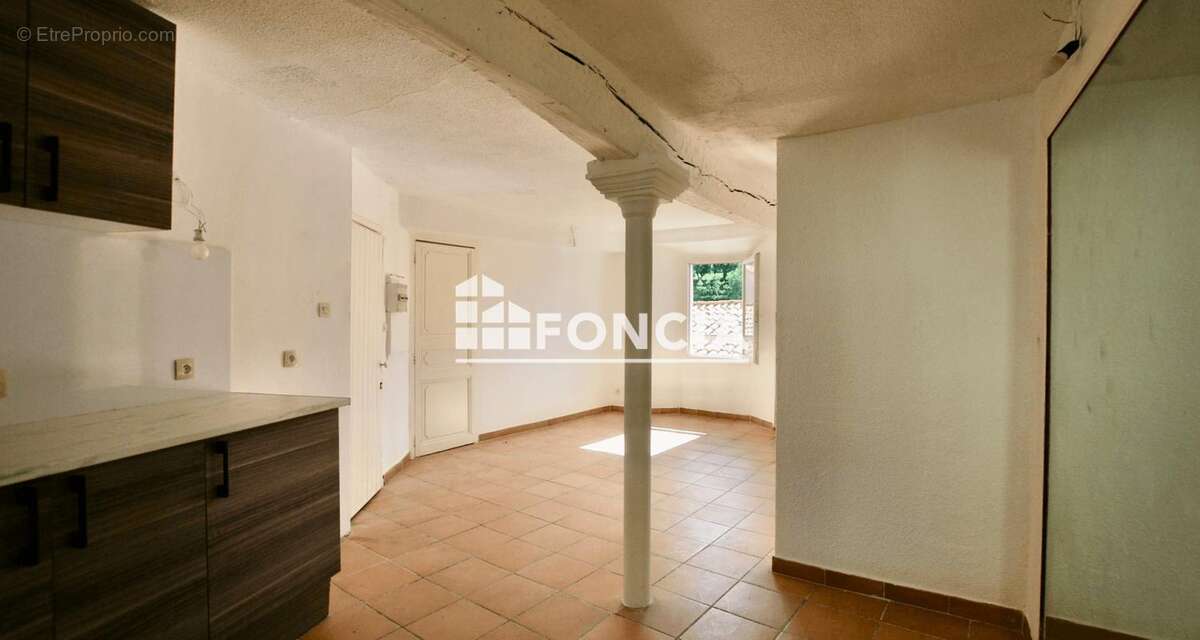 Maison à SAINT-LAURENT-DE-CERDANS