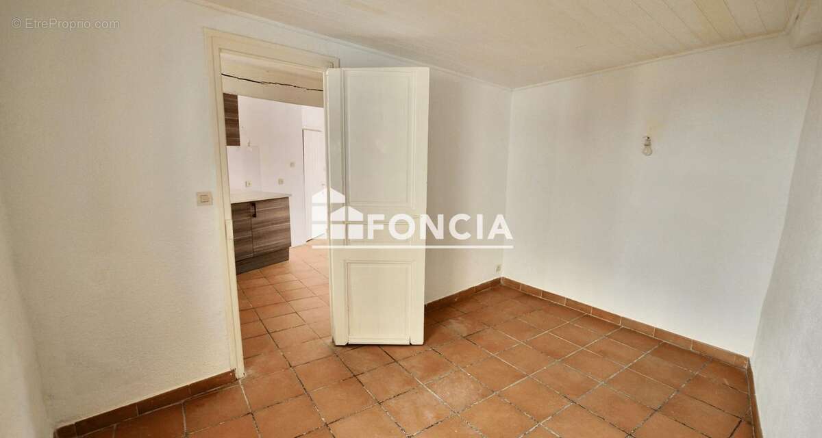 Maison à SAINT-LAURENT-DE-CERDANS