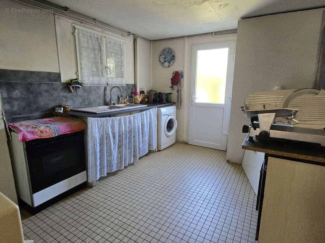 Maison à SAINT-ASTIER