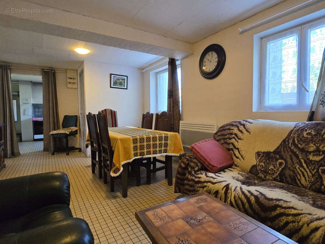 Maison à SAINT-ASTIER