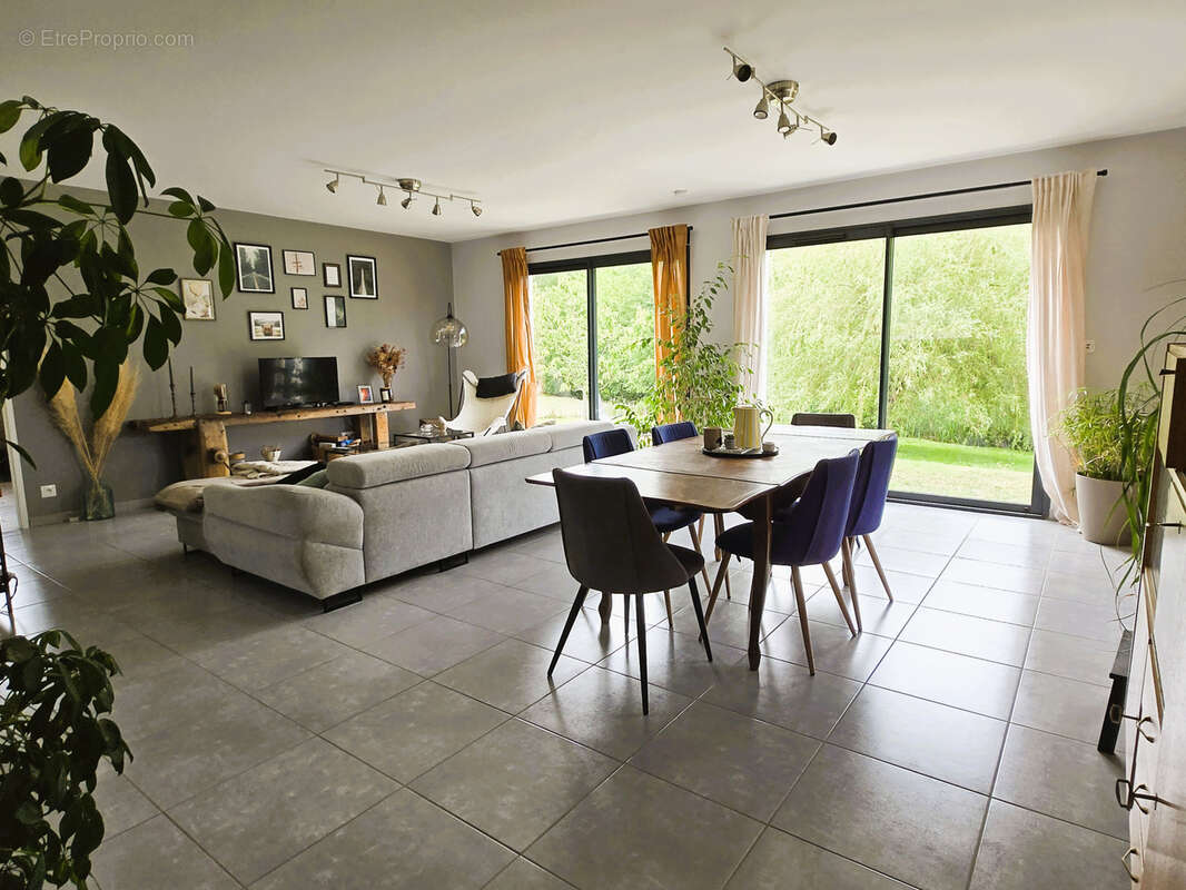 Maison à VILLAMBLARD