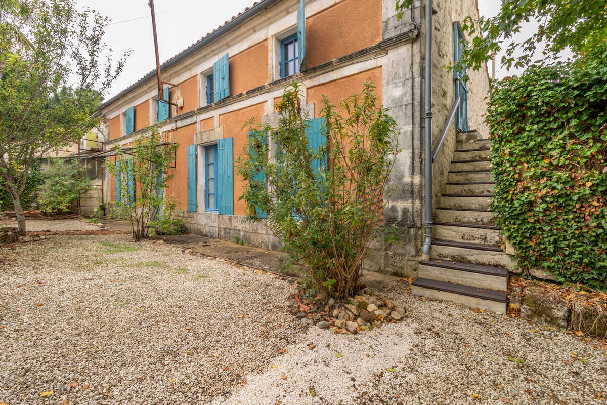 Maison à LES NOUILLERS