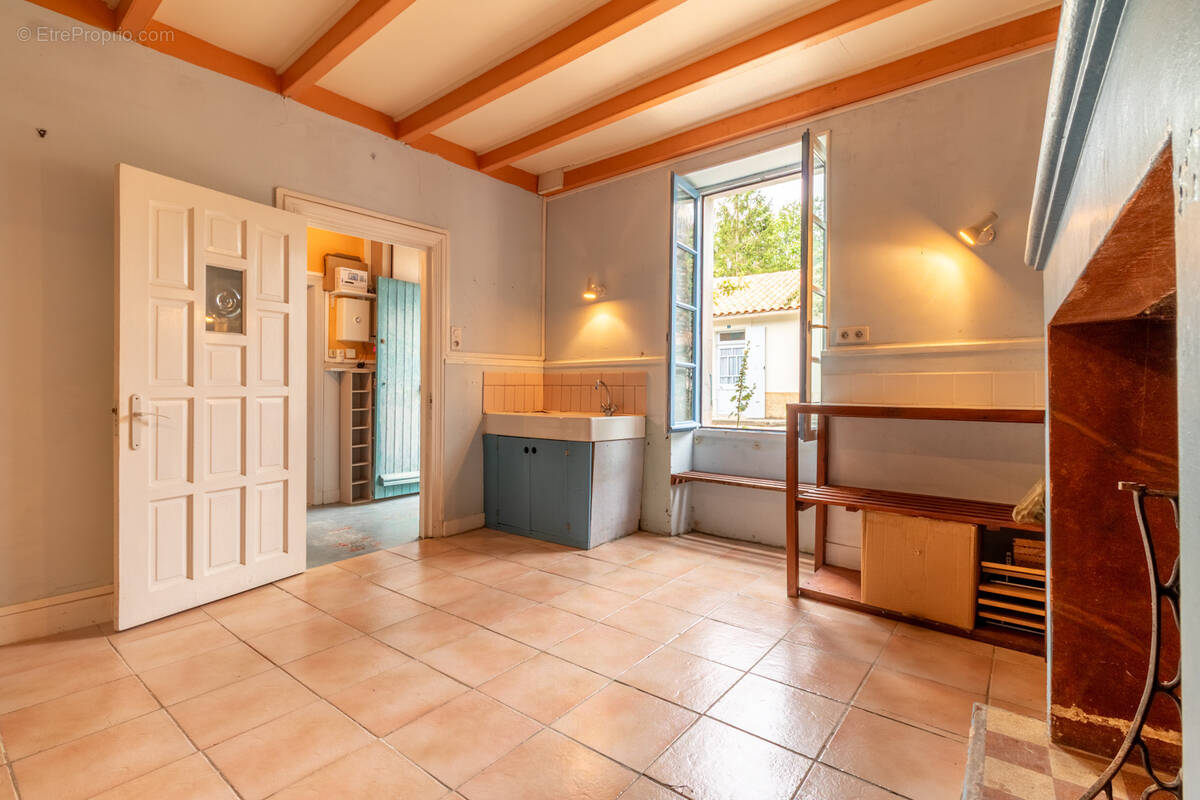 Maison à LES NOUILLERS