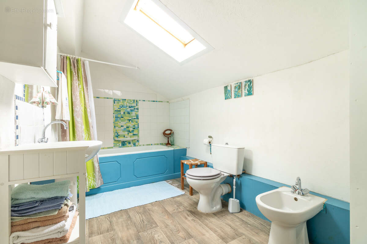 Maison à LES NOUILLERS