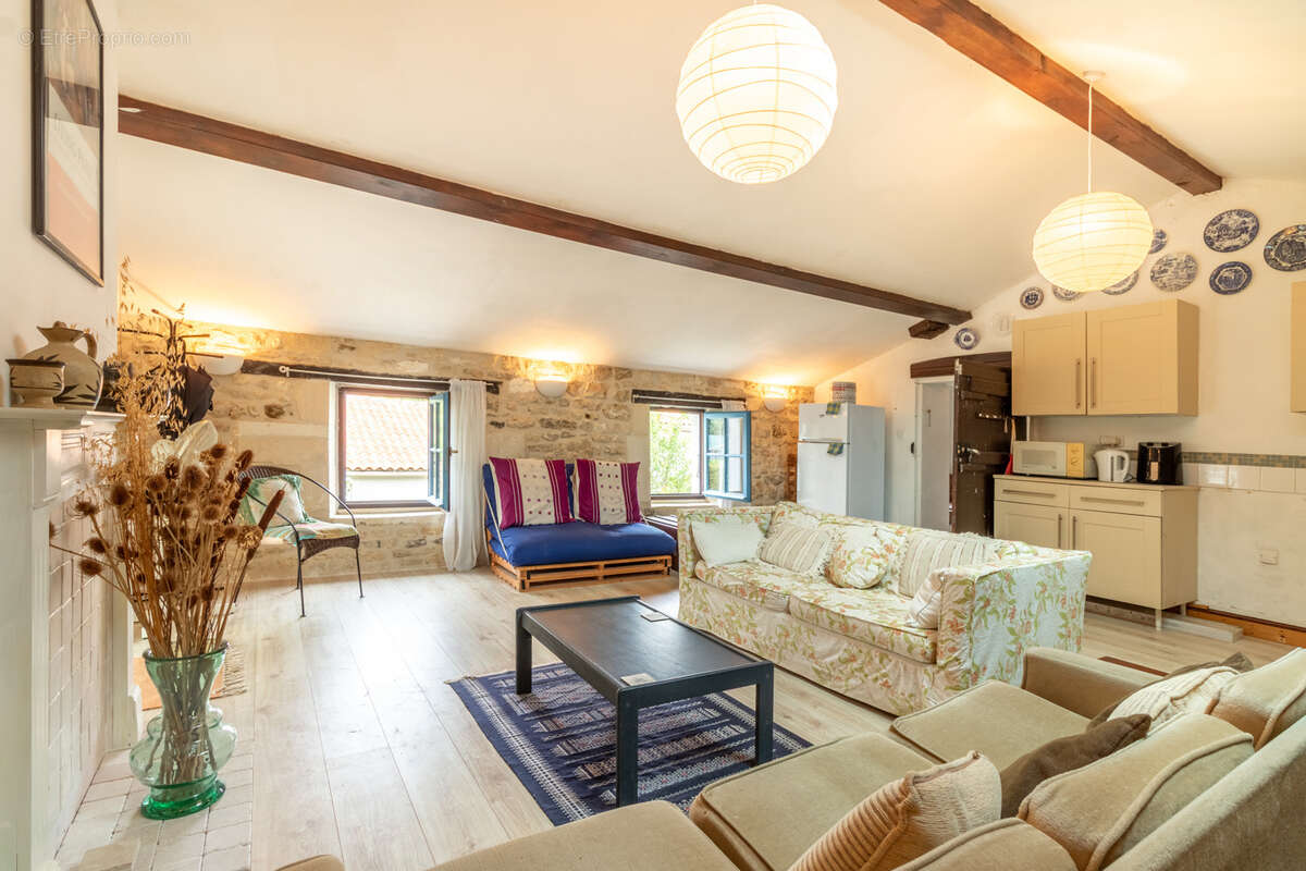 Maison à LES NOUILLERS