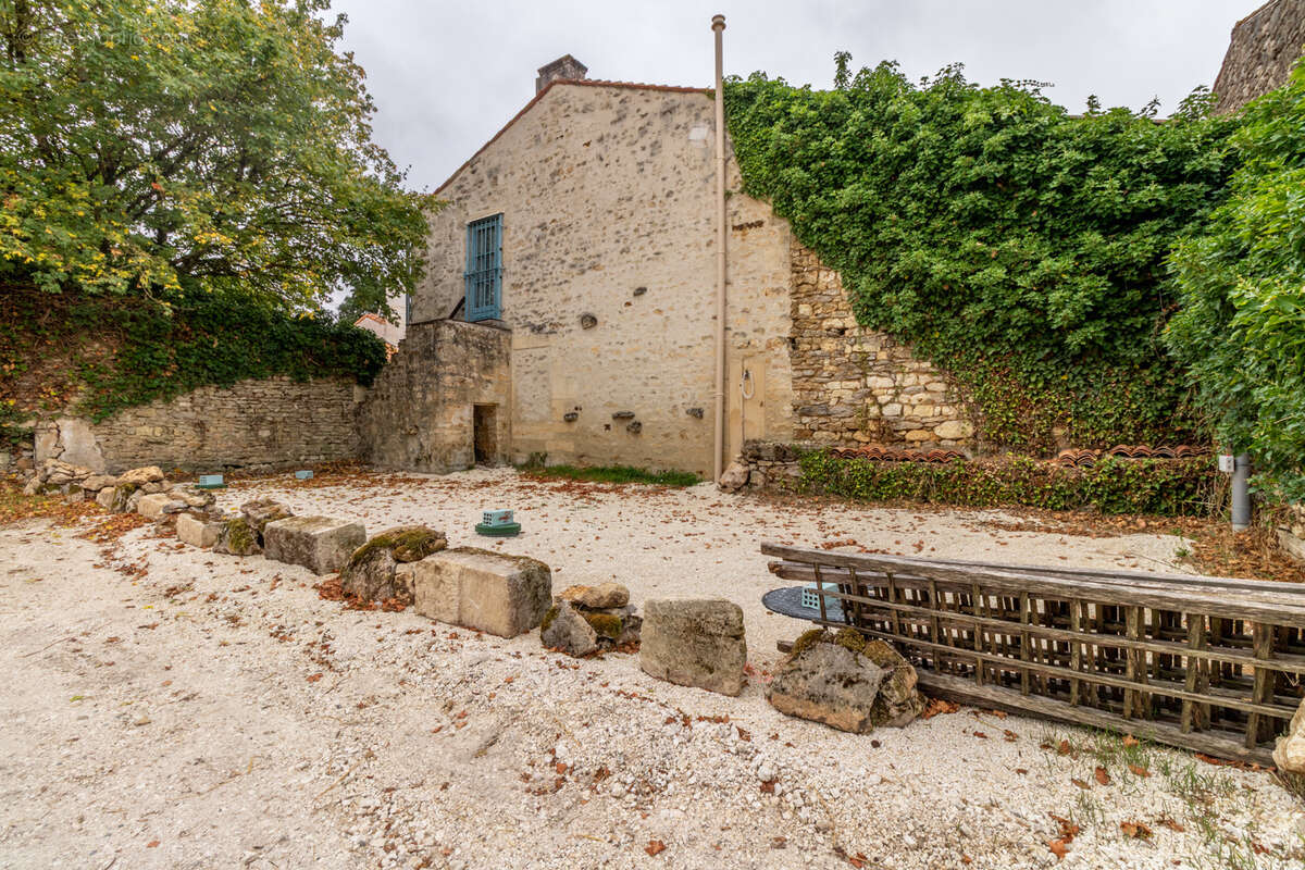 Maison à LES NOUILLERS