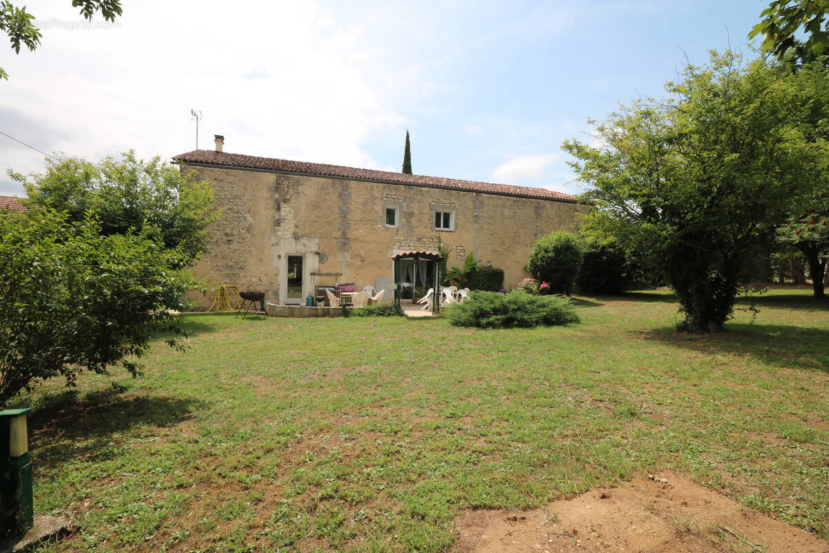 Maison à SAINT-SAVINIEN