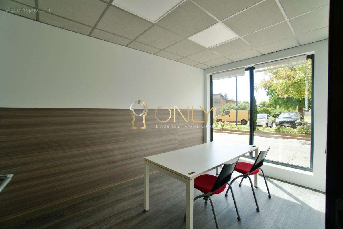 Commerce à JASSANS-RIOTTIER